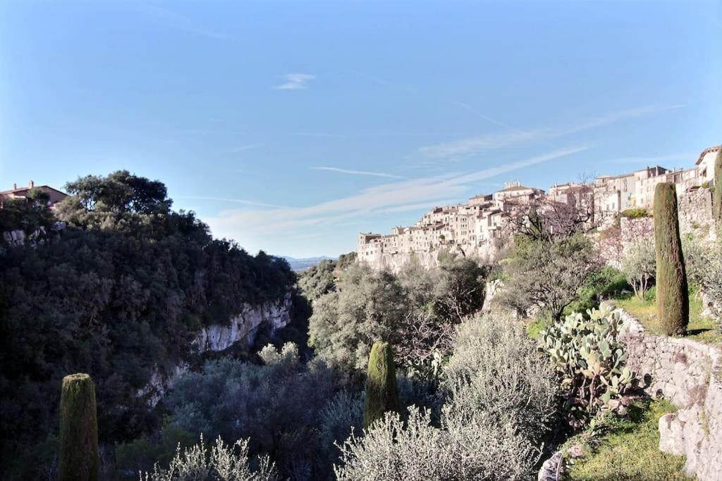 Bright Close To The Village Tourrettes-sur-Loup