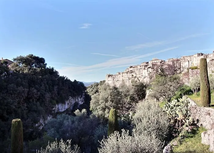 Bright Apartment Close To The Village